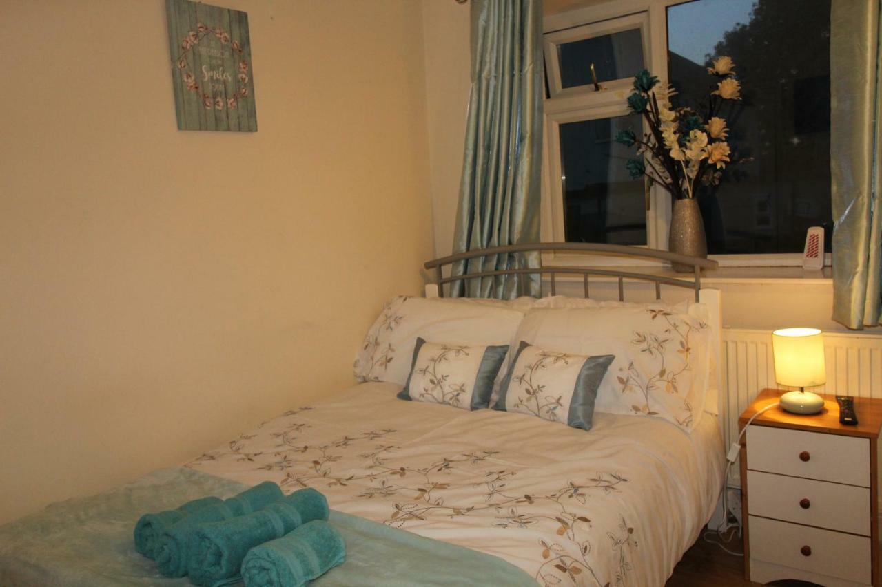 Atchison Gardens Pensión 3*